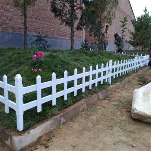 拉萨pvc草坪护栏 花园绿化栏杆pvc护栏厂家定制西藏塑钢护栏厂家